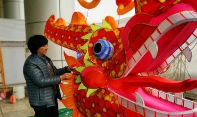 传承中创新，铜梁龙灯舞向世界——巴渝工匠周建的故事